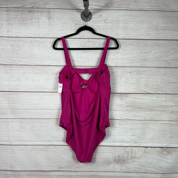 Old Navy Plus Size Tie-Front Keyhole Bandeau-Style One-Piece Swimsuit Size 3X - Picture 9 of 11